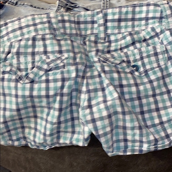 Shorts - Picture 2 of 3